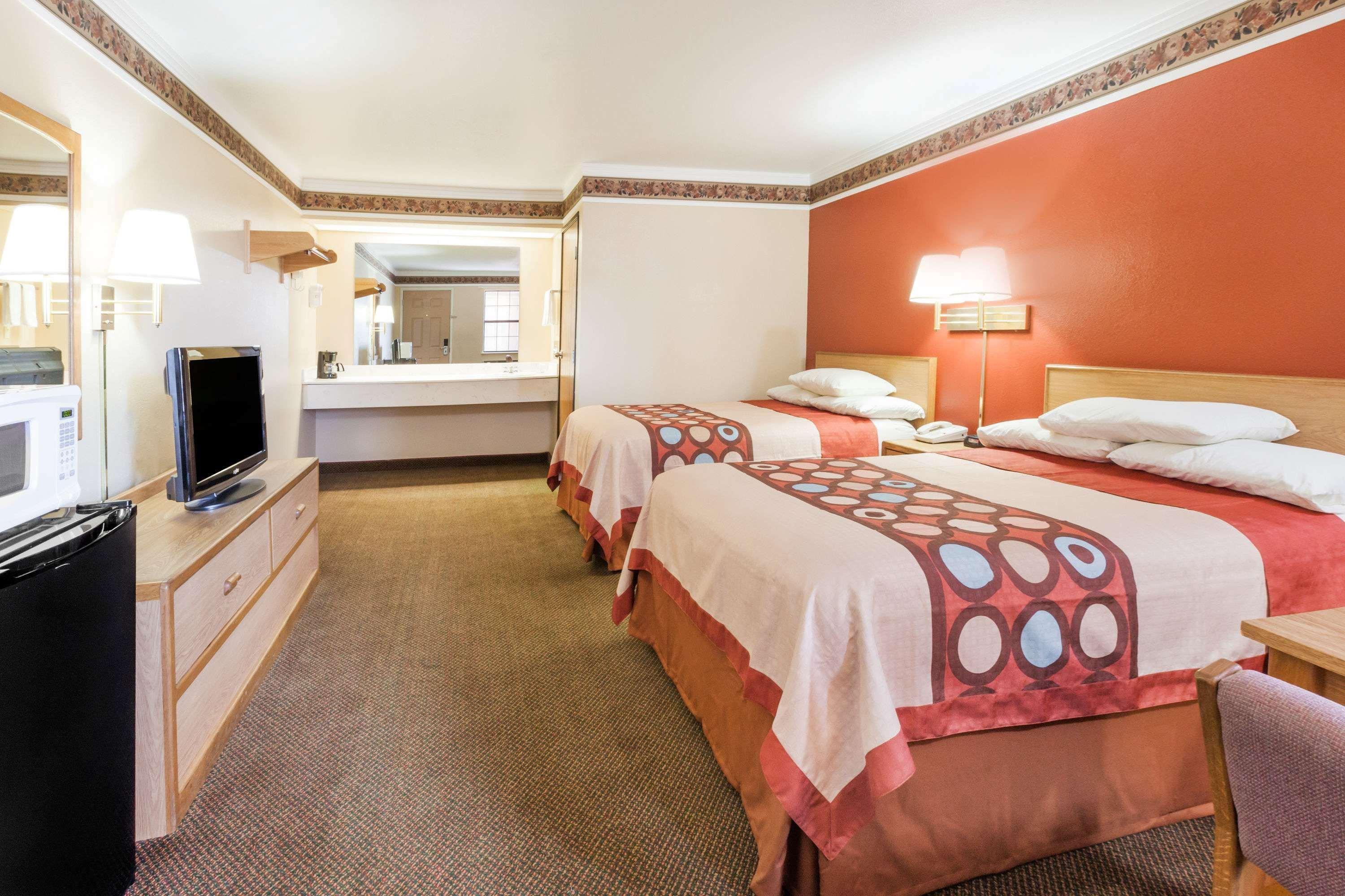 Super 8 By Wyndham Mount Vernon Exterior photo