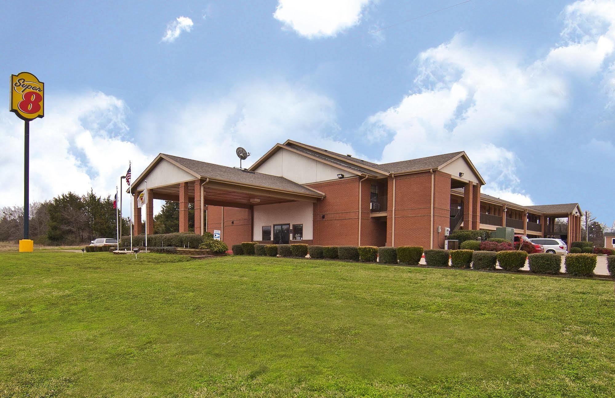 Super 8 By Wyndham Mount Vernon Exterior photo